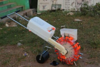 ভুট্টার বীজ রোপন মেশিন