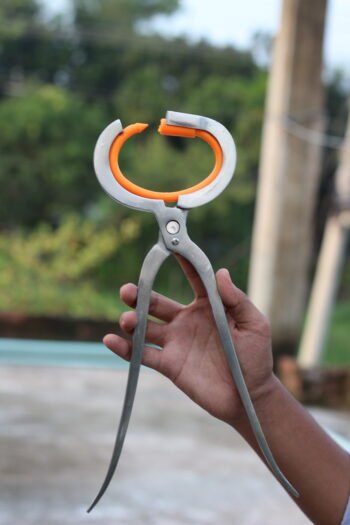 প্রিমিয়াম প্লাস্টিক নোজ রিং – গরু/ছাগল নিয়ন্ত্রণের নিরাপদ ও কার্যকর সমাধান 🐄🐐