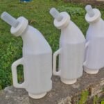 প্রিমিয়াম প্লাস্টিক বোতল ফিডার (Bottle Feeder) – বাছুর/ছাগলের জন্য দুধ খাওয়ানোর ফিডার